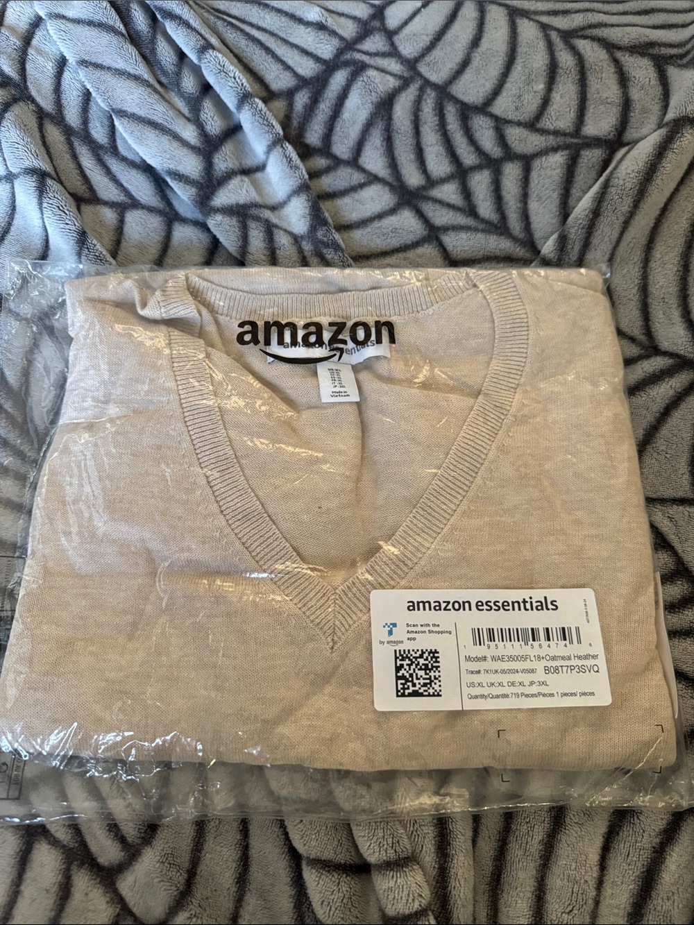 NWT Amazon Essentials Women's V-Neck Sweater - Oatmeal Heather - Size XL